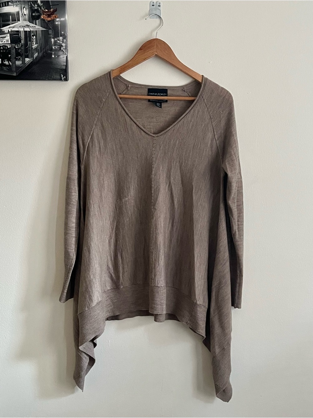 Cynthia Rowley V-Neck 100% Merino wool Sweater- Medium PtP 20 inch
